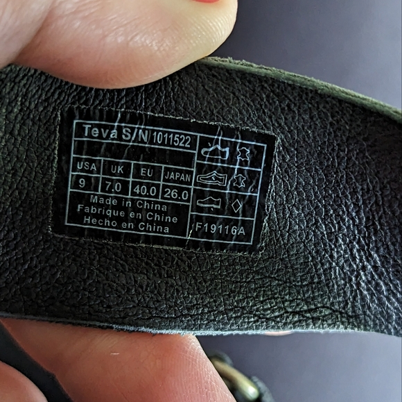 Teva 'Avalina' Leather Black Sandles - Picture 4 of 8